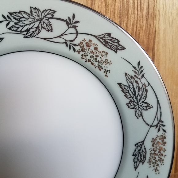 Noritake China porcelain, Silvane #5487, 5 bread & butter plates, 5 soup - Picture 12 of 13